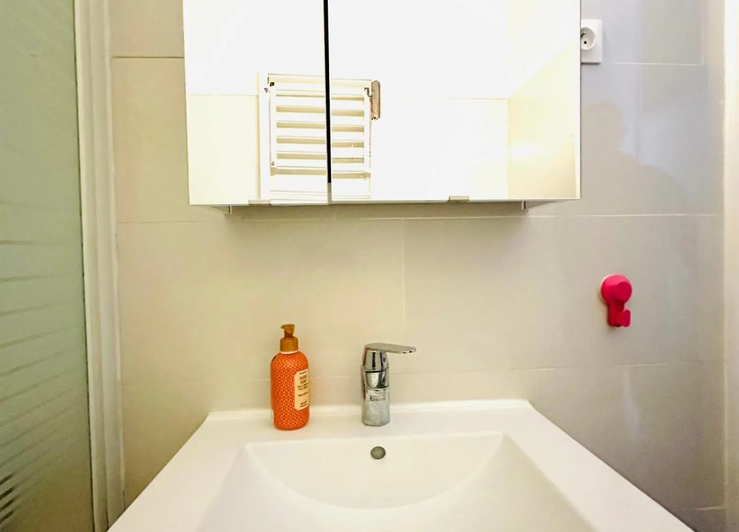 Apartments Studio Champs Elysees Ponthieu Paris